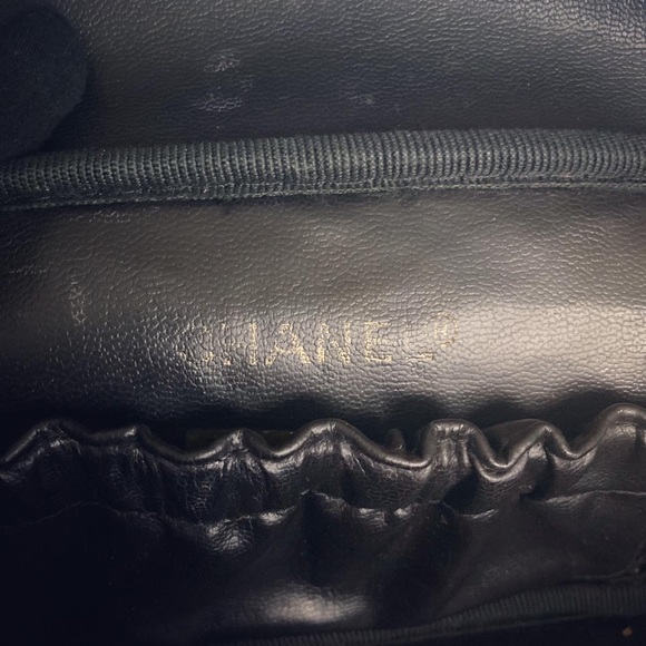 CHANEL Vintage Timeless CC Vanity - Picture 6 of 7